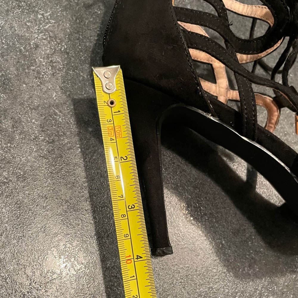 Heels - Picture 11 of 11